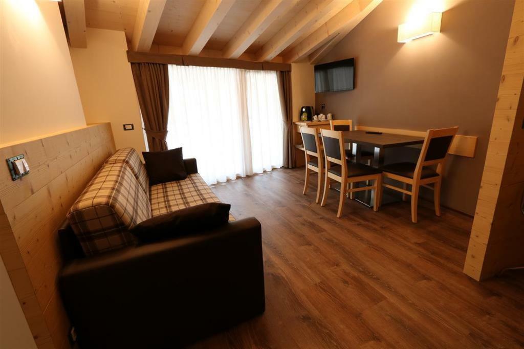 Dolcevita Ambiez B&B San Lorenzo Dorsino Kültér fotó